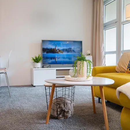 Meerblick-balkon-strand-stilvoll-smarttv *